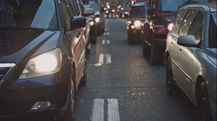 Milioane de șoferi ar putea plăti din nou taxa auto. Anunțul ministrului Finanțelor 