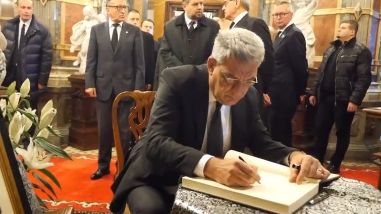 VIDEO. Mesajul premierul Mihai Tudose, după momentul de la Castelul Peleș