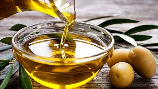 Ce se întâmplă în corpul tău dacă bei ulei de măsline pe stomacul gol