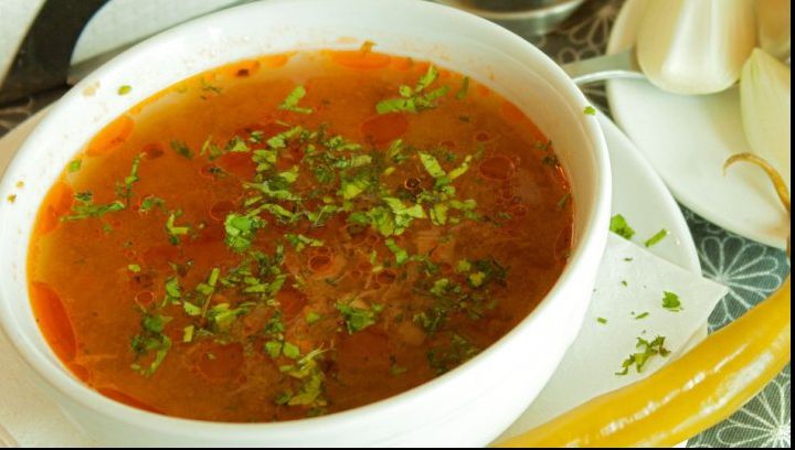 Greşeala pe care o comit toţi românii când fac CIORBĂ. Iată cât de periculoasă poate fi!