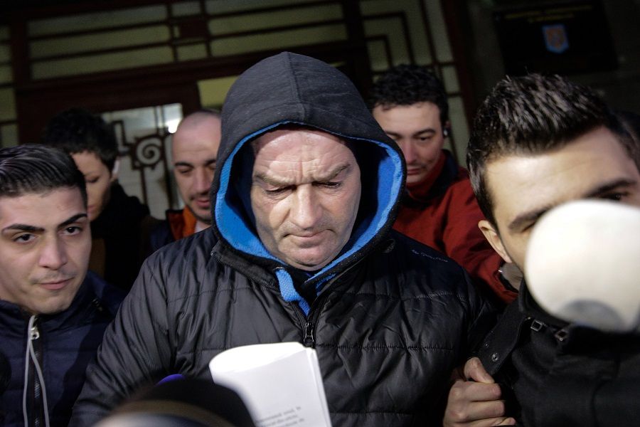 Primele imagini cu pedofilul polițist, reținut de colegii săi