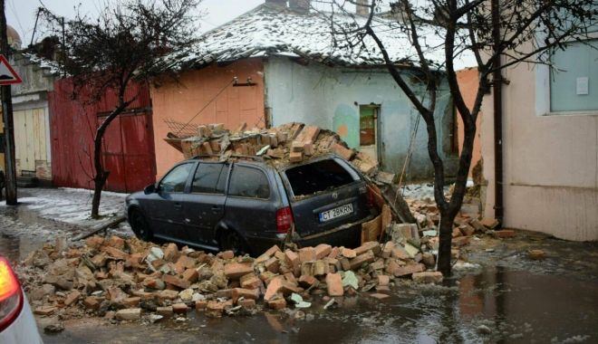 GALERIE FOTO. Și-a parcat mașina, dar când s-a întors a avut un șoc