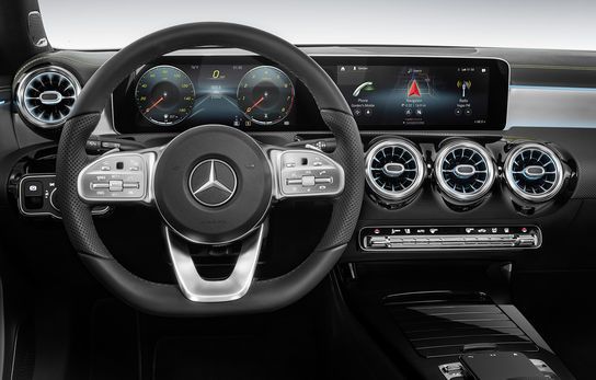 Prima imagine cu noul Mercedes Clasa A