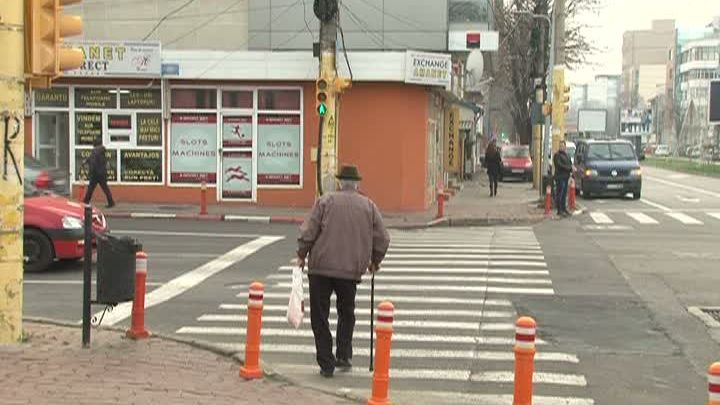 Pietonii din Constanța au la dispoziție zece secunde ca să traverseze pe verde un bulevard din oraș
