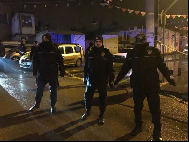 Rachete lansate din Siria au căzut într-un oraş din Turcia: cel puţin două persoane, ucise