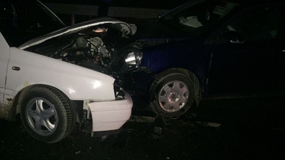 Accident grav pe DN14: Trei mașini implicate 