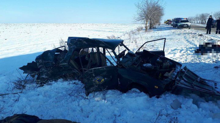 Groaznic accident cu puțin timp în urmă. O mașină, spulberată: 4 angajați ai Poștei au murit