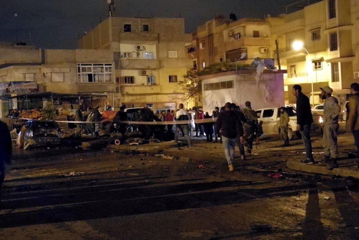 Atentat cu două mașină capcană lângă o moschee. Cel puțin 33 de morți