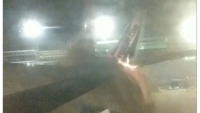 Accident aviatic GRAV pe aeroportul din Toronto! Pasagerii au fost evacuați de URGENȚĂ