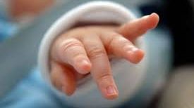 Ai un copil născut după ACEASTĂ dată? Statul îi dă 10.000 de euro. Cum poți intra în posesia lor!