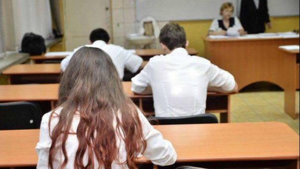 BAC 2018. Au încep probele orale: competenţe lingvistice şi digitale 2018 - subiecte şi rezolvări 