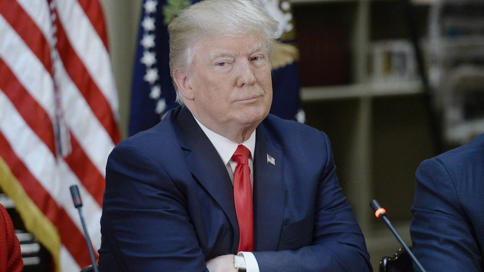 Cartea care aruncă în aer Casa Albă. Administrația Trump, desființată cuvânt cu cuvânt