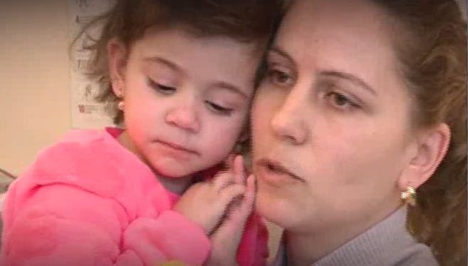 Un înger are nevoie de ajutor! Elena suferă de o boală extrem de rară