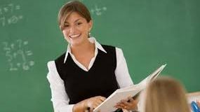 Noi reguli pentru educatori și învățători. Președintele Iohannis a promulgat legea