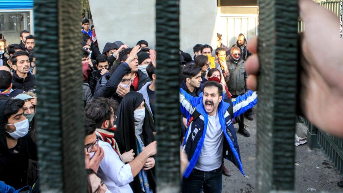 Măcel în Iran de Revelion. Numărul morților a crescut în urma protestelor uriașe