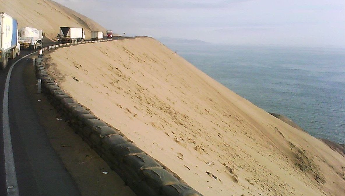 Accident îngrozitor: un autobuz a căzut în prăpastie. Cel puțin 48 de morți