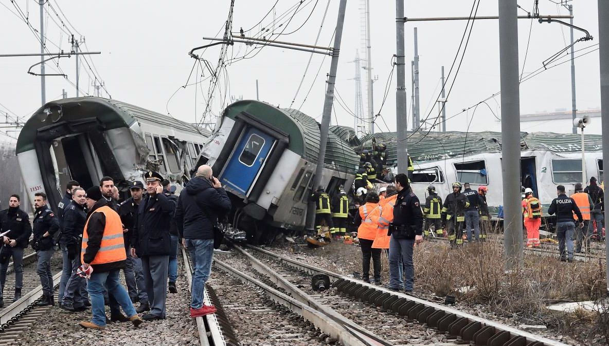 Tren deraiat în Italia: printre răniţi se află şi un român, anunţă MAE | GALERIE FOTO