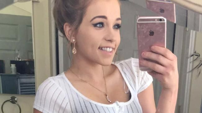 Cum arată o tânără, ÎNSĂRCINATĂ în luna a şaptea. A ajuns să fie ATACATĂ pe stradă