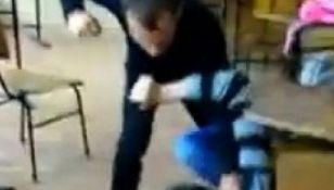 Elev de 14 ani bătut de tatăl unei colege. Motivul este uluitor