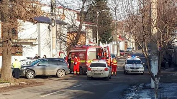 Doi polițiști din Galați au fost răniți în urma unui accident rutier