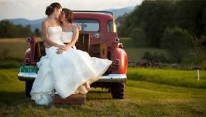 Primul cuplu de românce care își va oficializa relația: „Suntem împreună de 15 ani!”