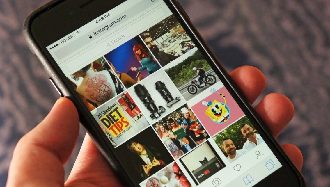 Un nou scandal în mediul online! Cum ajung vedetele să aibă milioane de fani pe reţelele sociale