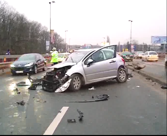 Jandarm beat la volan, în Iași