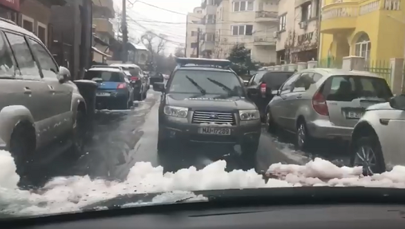 VIDEO: Au crezut că dacă sunt jandarmi "le merge" şi pe interzis