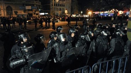 #REZIST. Jandarmeria a explicat de ce a intervenit în forţă în Piaţa Universităţii