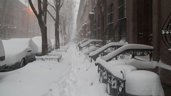 INFERNUL ALB a lovit America: New York, PARALIZAT! Aeroporturi, şcoli, Senatul - ÎNCHISE! (VIDEO)