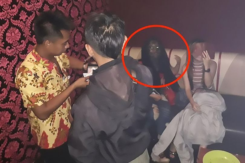 Fotografia care ÎNFIOARĂ pe toţi cei care o văd: "Am crezut că am surprins o fantomă sau un vampir"