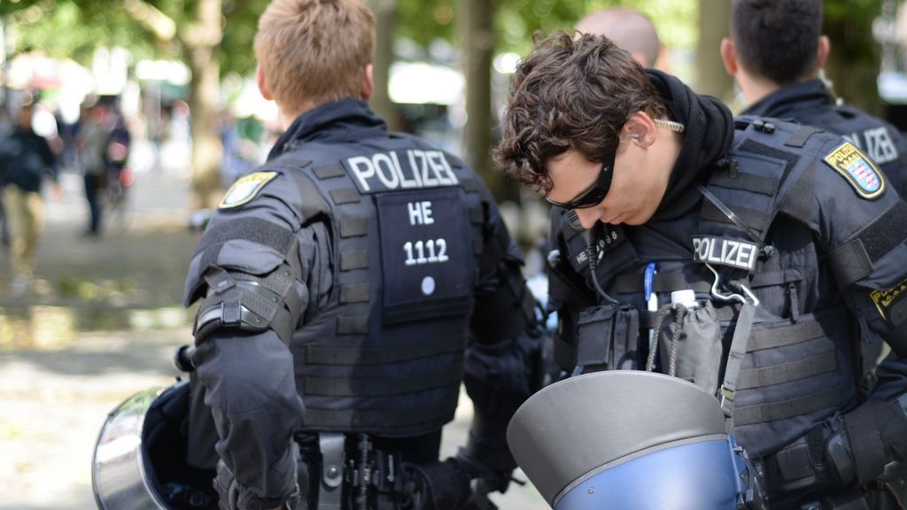 Un băiat de 9 ani a fost vândut pedofililor chiar de mama sa. Un nou caz șocant