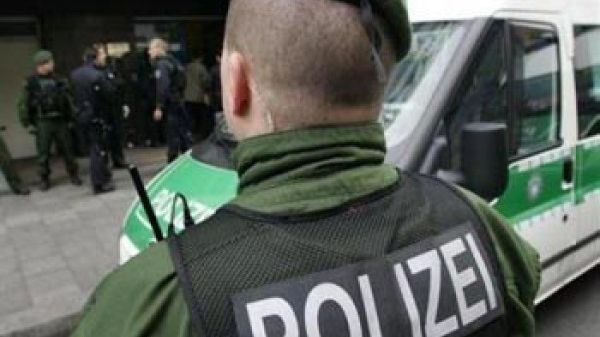 Bătaie generală la un meci de lupte din Germania. 20 de persoane au fost implicate