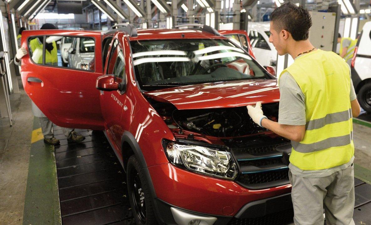 Lovitură pentru Dacia. Jumătate dintre mașinile vândute NU sunt făcute în România!