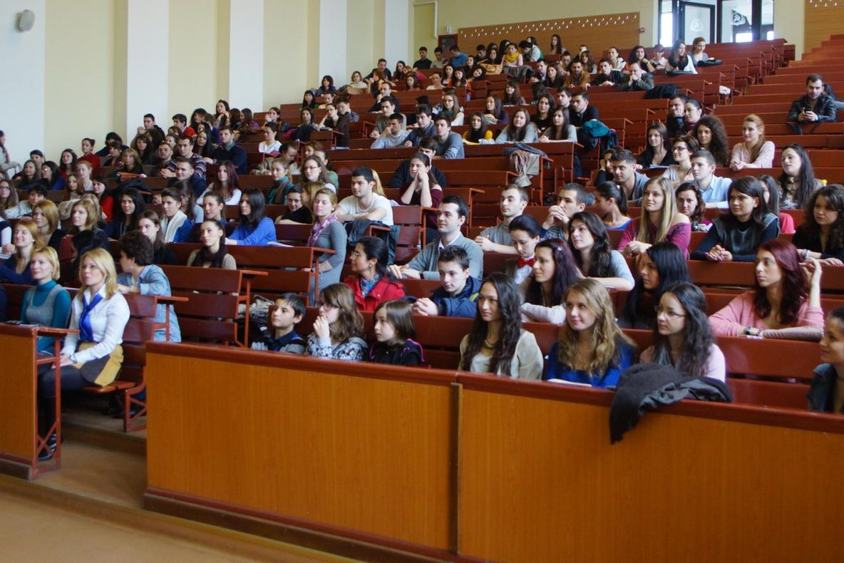 Rectorii a 45 de universităţi susţin nominalizarea lui Valentin Popa ca ministru al Educaţiei