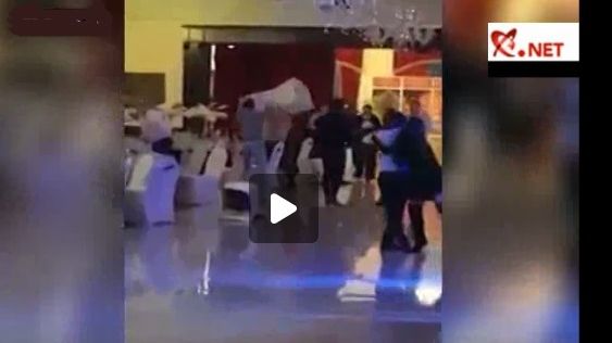 Bătaie cu scaune în cap în noaptea de Revelion! Scene șocante într-un restaurant VIDEO