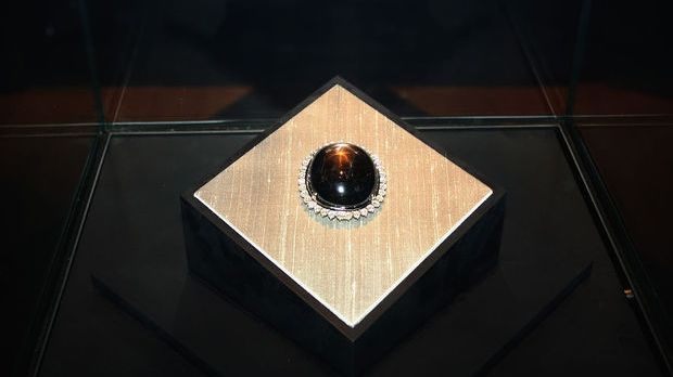 A găsit o piatră și a folosit-o în casă. Nu avea nici cea mai mică idee despre cât valorează