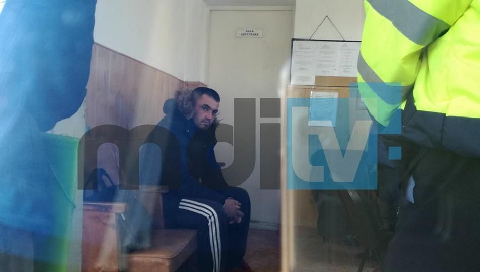 A URMĂRIT-O BLESTEMUL: Fostul iubit al tinerei UCISE la coafor, reţinut pentru lovire