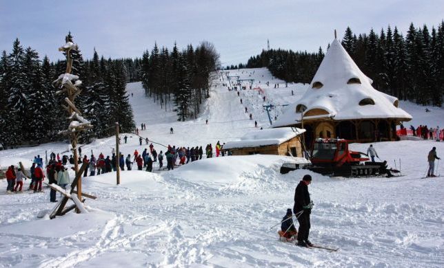 CIFRELE care i-au uimit pe hotelieri: cât au cheltuit românii de Crăciun şi Revelion 