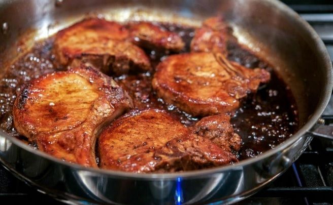 Ce se întâmplă dacă prăjeşti de mai multe ori în acelaşi ulei. Avertismentul teribil al medicilor!