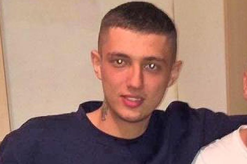 Iubita i-a făcut o surpriză când i-a dat cadoul de Crăciun. Bărbatul a ajuns IMEDIAT după gratii