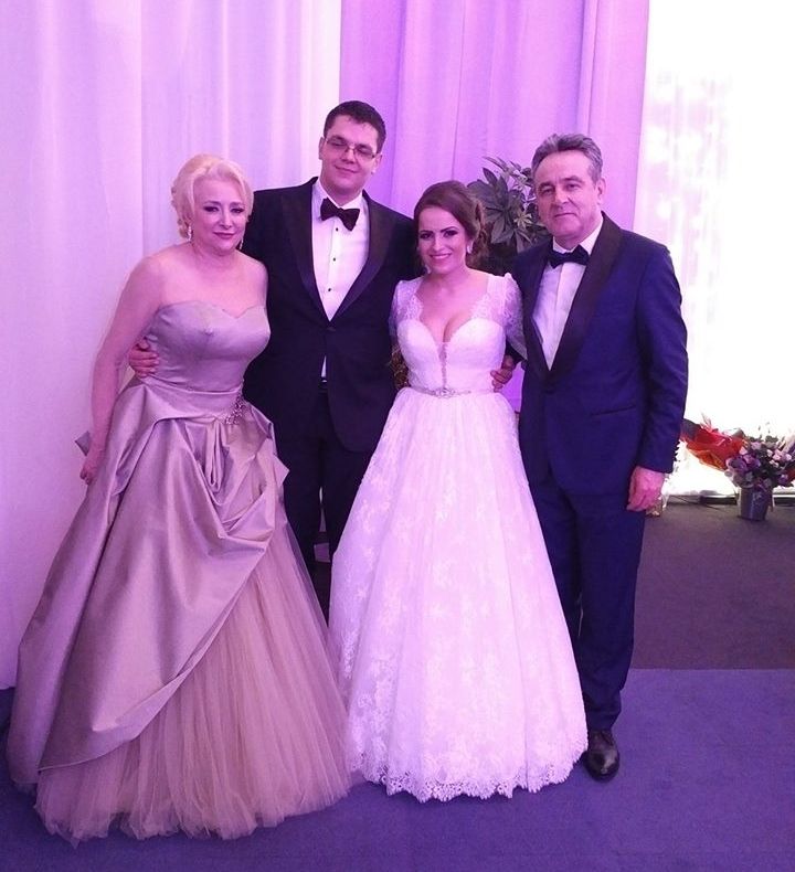 Cum s-a îmbrăcat Viorica Dăncilă când a fost soacră mare