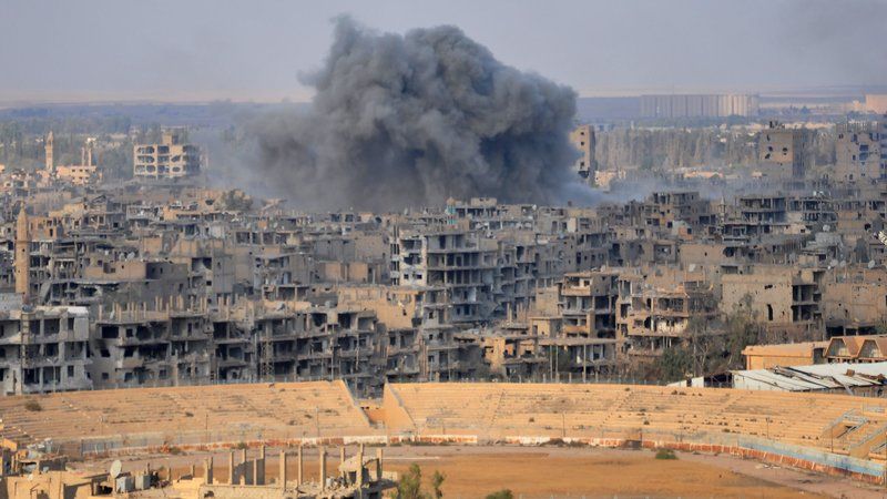 Luptători ruși, uciși în raidul coaliției conduse de SUA. Moscova refuză să confirme oficial