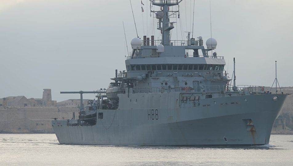 Alertă în Marea Neagră. Navă britanică, la un pas de coliziune cu un vas rus. Răspunsul Moscovei