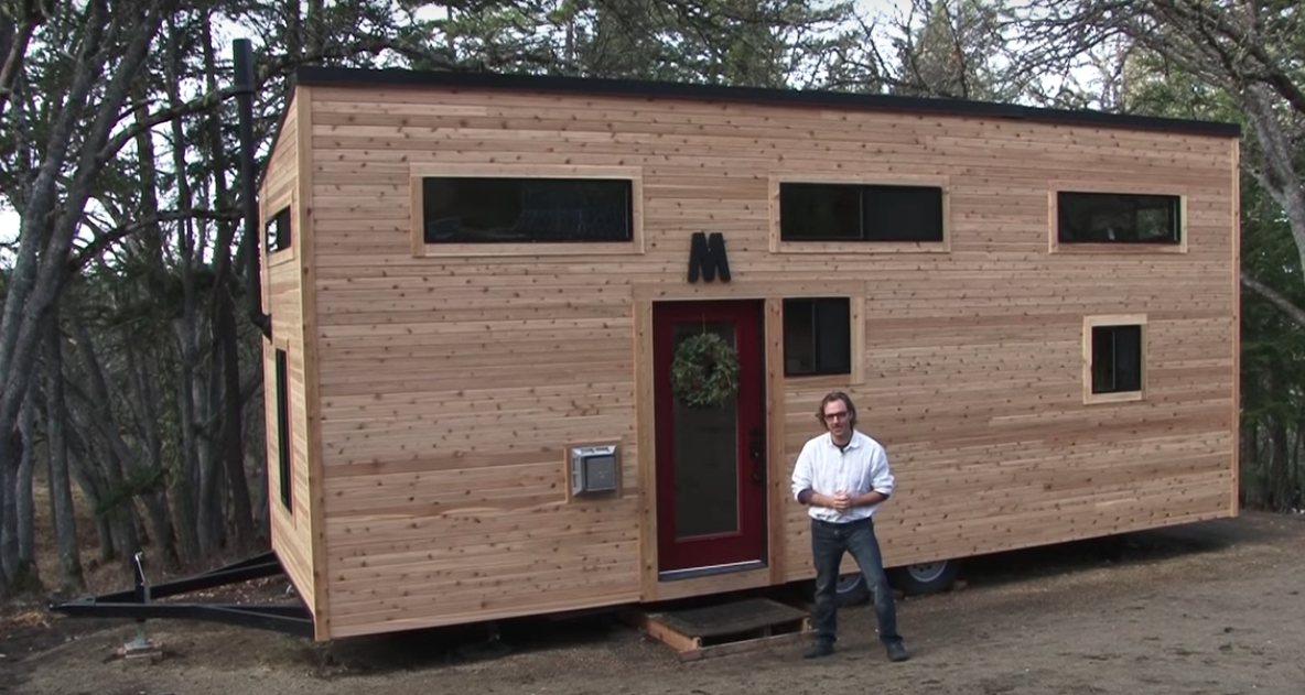 Au construit casa visurilor cu numai 22.000$. E locuinţa ideală pe roţi. Interiorul face toţi banii