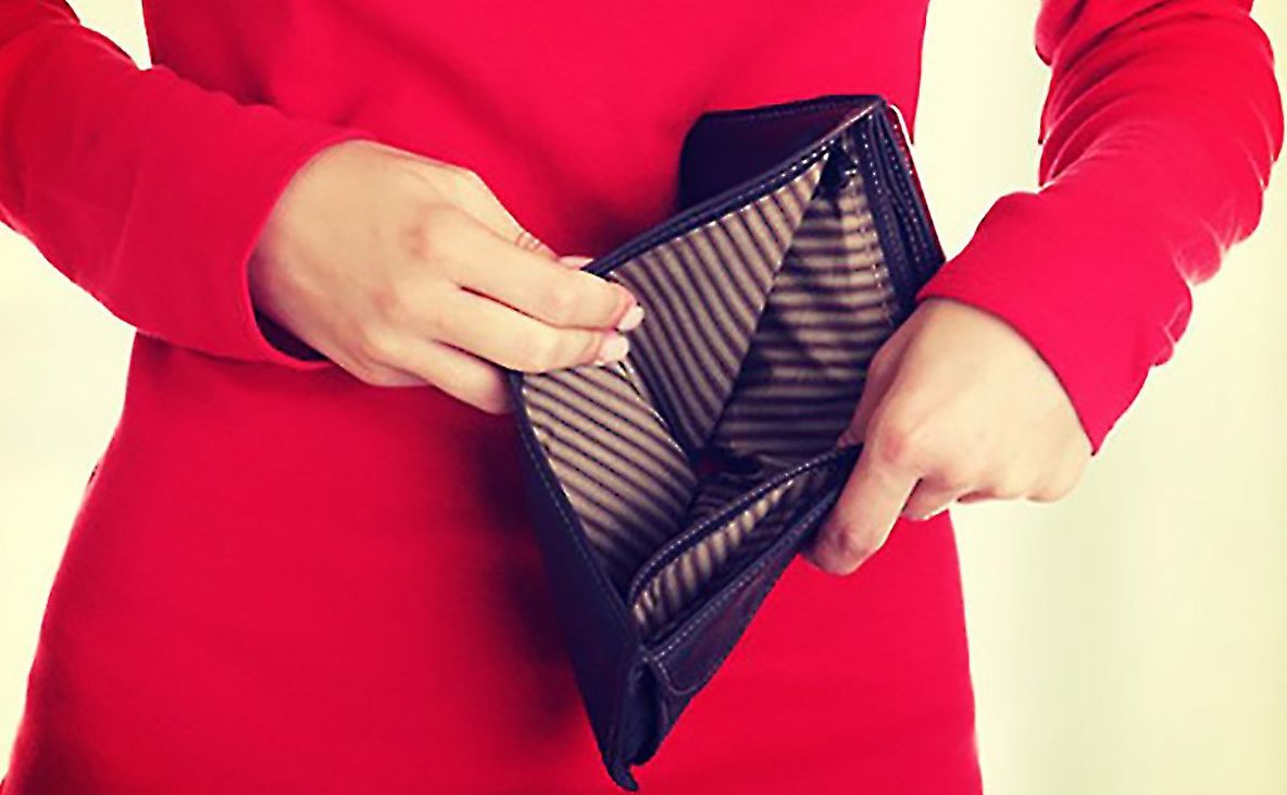 Scad salariile. Mesajul unei românce: "Sunt o corporatistă care iese în Piața Victoriei de un an..."