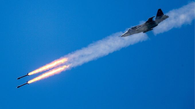 Rusia face prăpăd în Siria după ce un avion rus a fost doborât