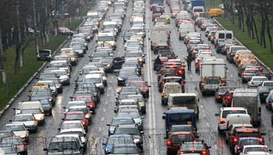 Ce sunt ”ambuteiajele fantomă”, problema fără cauză clară care îi scoate din minți pe șoferi