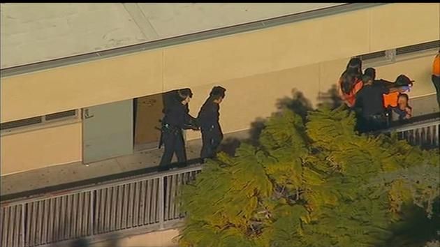 Atac armat într-o şcoală din SUA. Suspectul: O fetiţă de 12 ani. Mai multe victime