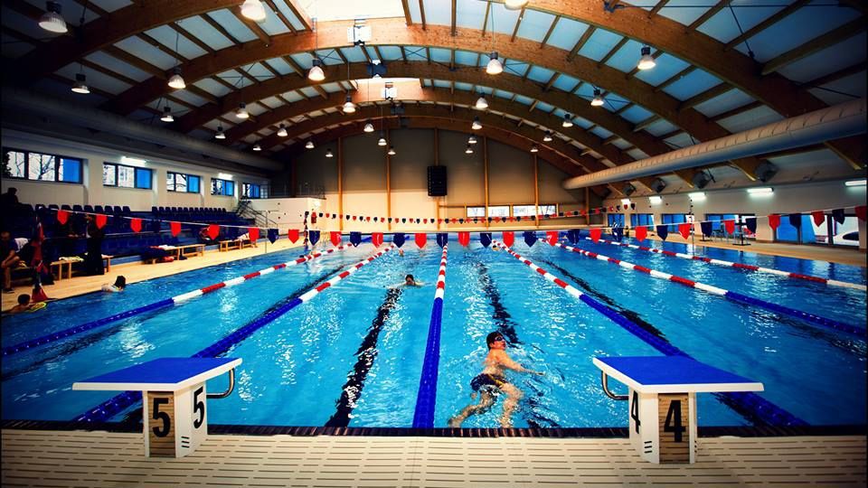 Un copil și-a tăiat degetele la ora de înot